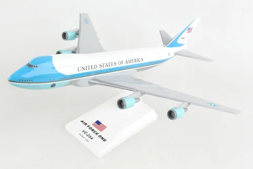 Vista 2 de SkyMarks SKR041 Air Force One Boeing 747-200 VC25 - Modelo de escritorio a escala 1:250 con soporte