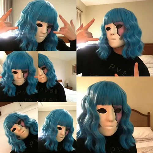 Vista 2 de Cying Lin Peluca corta ondulada y rizada con flequillo azul para mujer, peluca para cosplay, Halloween, resistente al calor, peluca de fiesta