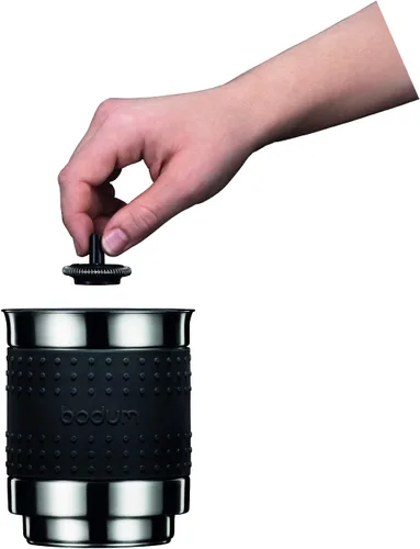 Vista 3 de Bistro Espumador de Leche Eléctrico Bistro Barista de 13.5 oz, Control Automático de Temperatura, Protección contra Hervido en Seco, Negro