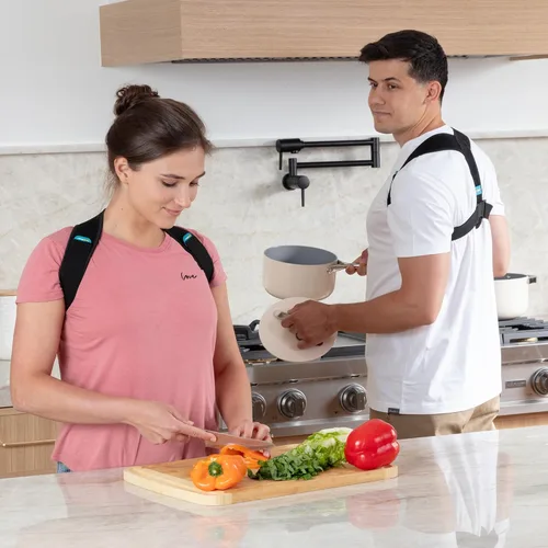 Vista 3 de ComfyBrace Corrector de Postura - Soporte de Espalda para Hombres y Mujeres - Enderezador Completamente Ajustable para Soporte de Columna Media