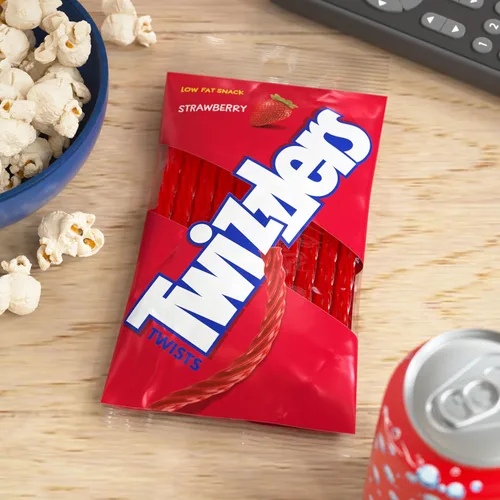 Vista 5 de TWIZZLERS Twists - Bolsa de caramelo masticable con sabor a fresa, 7 onzas