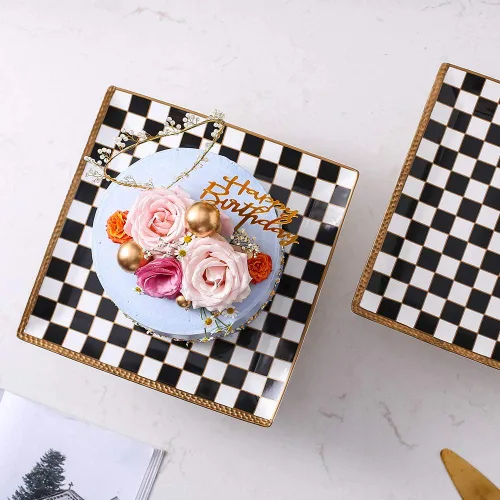 Vista 5 de Porlien Soporte para tartas con patrón de cuadros de 13 pulgadas, soporte para tartas, bandeja para servir