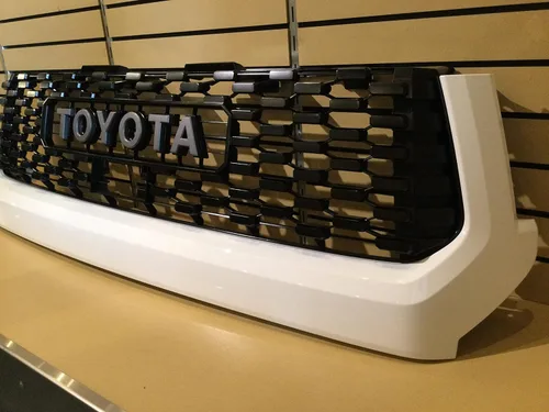 Vista 3 de Toyota Rejilla - 53101-0C070A0