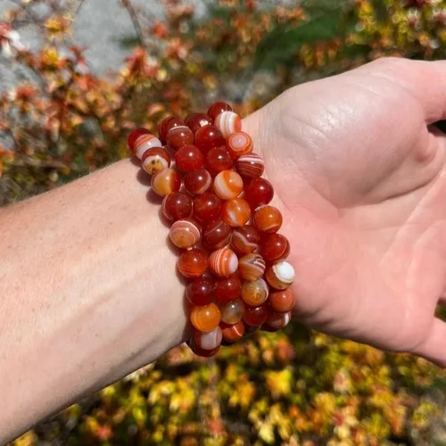 Vista 8 de SofiaCreations Handmade Red Banded Agate Crystal Beaded Bracelet, Natural Carnelian Gemstone Crystal 8mm Round Beads Stretchy Bracelet, Healing