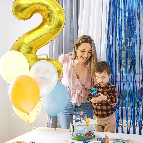 Vista 5 de Globo dorado con el número 2 de 40 pulgadas, decoraciones de cumpleaños, globos grandes de papel de aluminio con números grandes para fiesta dorada