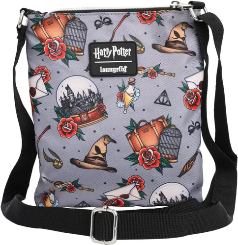Vista 2 de Loungefly Harry Potter Passport Crossbody Bolsa de viaje AOP Reliquias Tatuaje Print, Multicolor