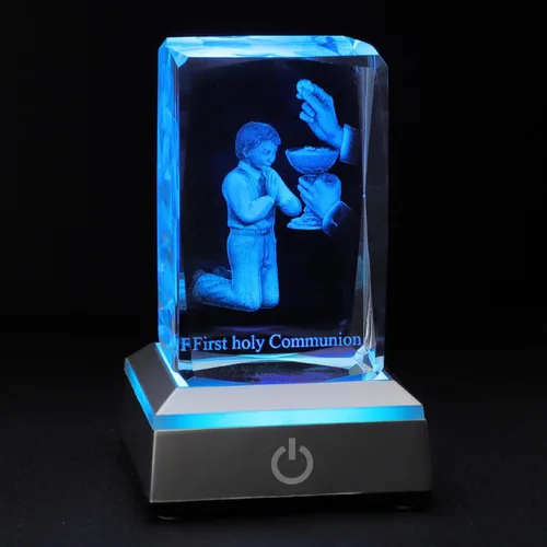 Vista 17 de KOMI Estatua de Jesús de cristal 3D con base de luz LED, grabada con láser, estatuas religiosas de Jesús I Trust in You, regalos religiosos