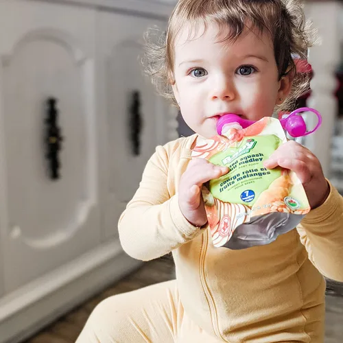 Vista 21 de ChooMee SoftSip - Bolsa superior para alimentos Destete LED para bebés, válvula de control de flujo sin derrames, protege la boca de los niños