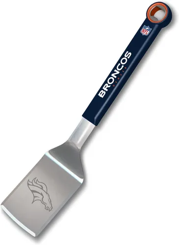 Vista 22 de YouTheFan NFL - Espátula para barbacoa de acero inoxidable con abrebotellas