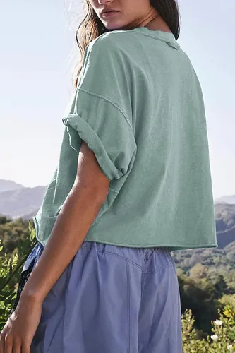 Vista 4 de Camisetas cortas de entrenamiento de gran tamaño para mujer, estilo casual, de manga corta, hombros caídos, con dobladillo enrollable, básicas