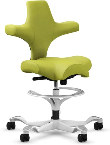 Vista 34 de HAG Capisco Sit to Stand - Silla de pie con marco negro, tapizada de ónix negro con anillo para el pie Negro Onyx