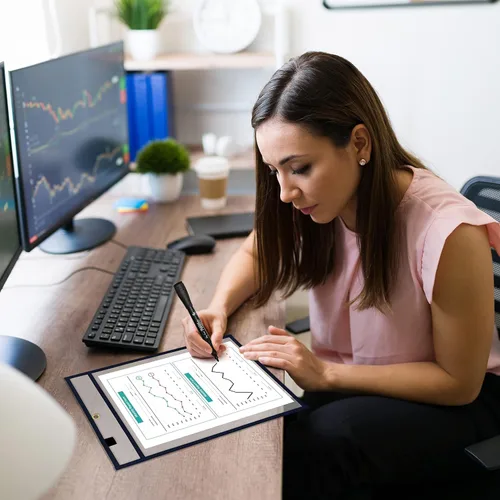 Vista 5 de SCRIBBLEDO Paquete de 50 soportes para boletos de trabajo, 9 x 12 pulgadas, fundas de plástico negras de borrado en seco, protectores de hojas