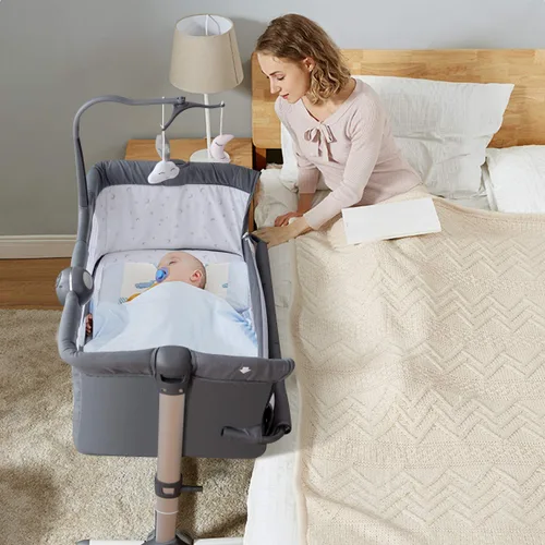 BABY JOY Caja de música para bebé, cuna de altura ajustable con estante para juguetes, colchón, malla transpirable y bolsa de viaje portátil, moisés