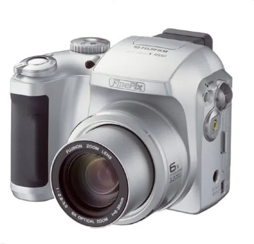 FujiFilm FinePix S3000 - Cámara digital de 3,1 MP con zoom óptico 6x