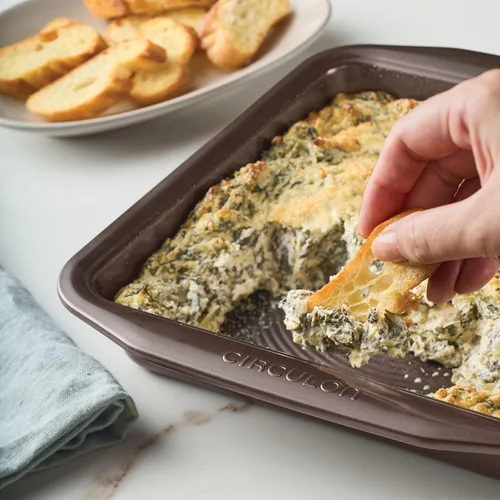 Vista 6 de Circulon Bandeja antiadherente para hornear / molde antiadherente para tartas, cuadrado, 9 pulgadas, marrón