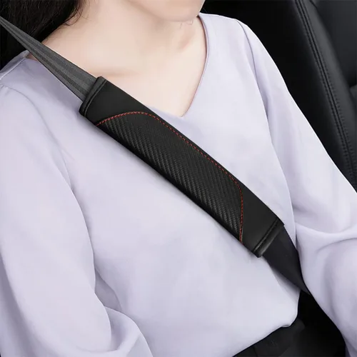Vista 5 de AUCELI 2 fundas para cinturón de seguridad de automóvil, fundas de correa de hombro de fibra de carbono, almohadilla de arnés suave de cuero