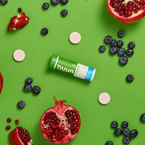 Vista 3 de Nuun Vitaminas: Suplemento de hidratación de arándanos y granadas (3 tubos de 12 pestañas)3