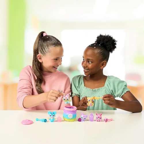 Vista 4 de Magic Mixies El paquete de lujo Magical Rainbow de Mixlings contiene 5 mezclas exclusivas con un poder mágico único de arco iris, incluyendo 1