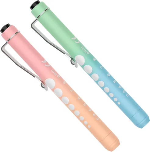 Vista 16 de RISEMART Linternas tipo bolígrafo para enfermeras, paquete de 2 linternas médicas reutilizables con medidor de pupila y regla, linterna LED de luz