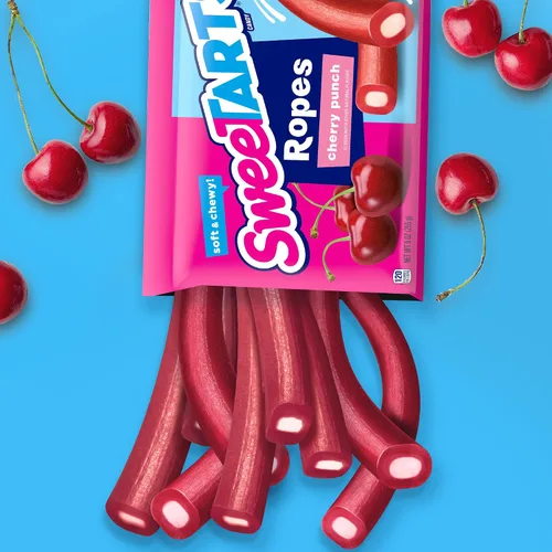 Vista 3 de Paquete de SweeTARTS Ropes Candy, Cherry Punch, Twisted Rainbow Punch y Tangy Strawberry, 9 onzas (paquete de 3)