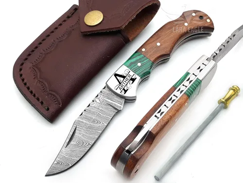 Vista 11 de Cuchillo de bolsillo de damasco personalizado para hombres - Cuchillo plegable de caza de acero sólido de 133 capas hecho a mano con afilador