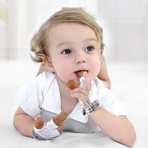 Vista 3 de Tope de succión de pulgar para niños de 1 a 4 años de edad, protector de dedos de silicona para chupar el pulgar con malla transpirable, kit