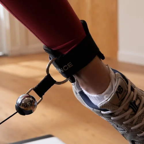 Vista 4 de Speediance Correa de tobillo para máquinas de cable y bandas de resistencia, accesorio de puño de entrenamiento para el hogar y el gimnasio