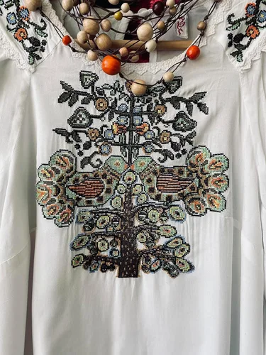 Vista 9 de Ukrainian Vyshyvanka Shirt, Ukrainian Traditional Blouse, Summer Embroidered Blouse, Bohemian Chic Style Top, Gift for her