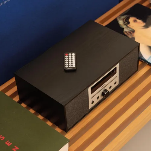 Vista 7 de Crosley CR3504A-BK Finn Radio FM Bluetooth y reproductor de CD, negro