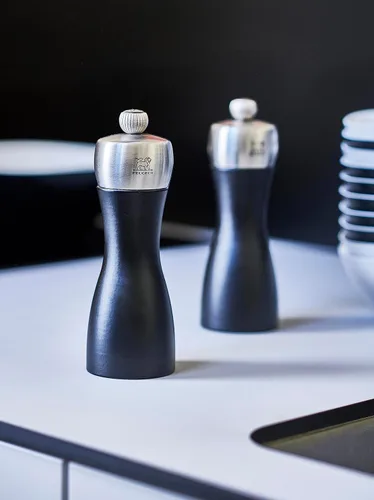 Vista 3 de Peugeot Fidji - Juego de molinillo de sal y pimienta negro mate de 6 pulgadas