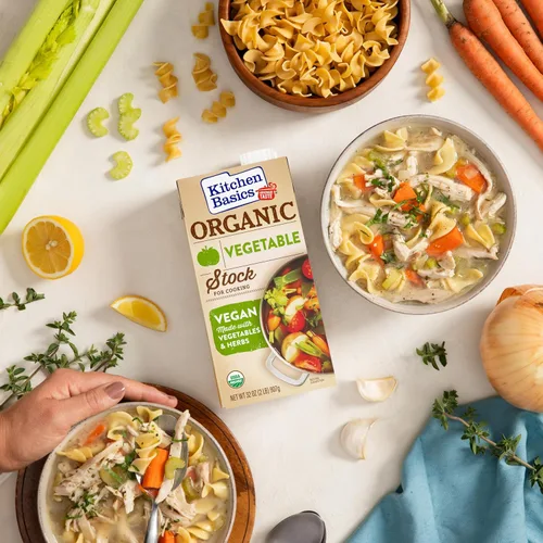 Vista 3 de Kitchen Basics Caldo de verduras orgánicas, 32 onzas (paquete de 12) Sin sabores artificiales, vegano, sin gluten