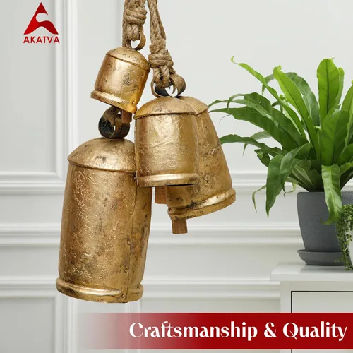 Vista 6 de Akatva Campanas de Navidad grandes para decoración – Campanas de vaca para decoración navideña rústica – Campanas doradas para decoraciones