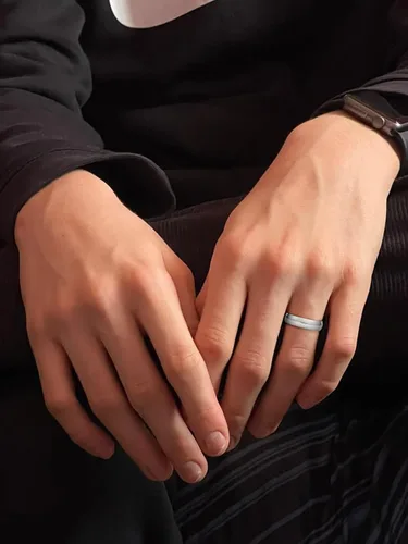 Vista 20 de Alianza de boda para hombre simple tradicional de 5 mm de oro amarillo de 10K (talles disponibles 7-12 1/2)