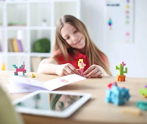 Vista 8 de PIXIO Sweet - Bloques magnéticos pequeños de construcción en estilo de arte de píxeles con aplicación gratuita - Cubos de plástico de 5/16" con 6