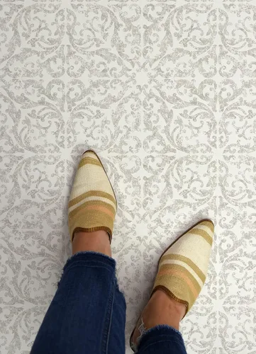 Vista 3 de FloorPops Estate - Azulejos de suelo para despegar y pegar, color gris