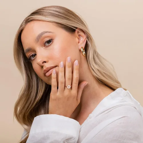 Vista 2 de PAVOI Anillo apilable chapado en oro de 14 quilates para mujer Anillos de moda