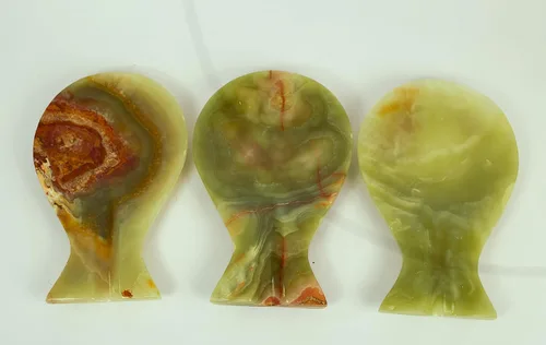 Vista 2 de Soporte para cuchara de cristal de calcita verde hecho a mano de lujo para encimera de cocina, el mejor soporte para espátula para accesorios