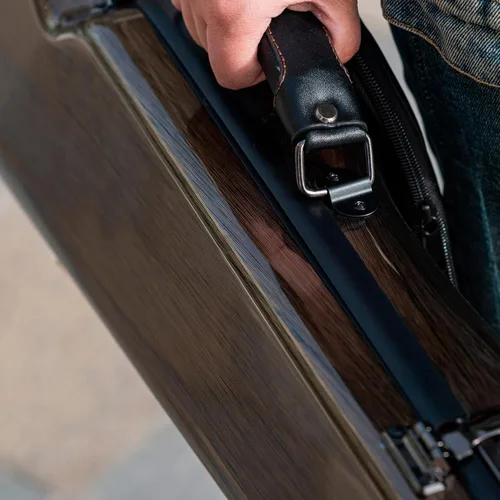 Vista 6 de Estuche para violín Christina 4/4 de tamaño completo, de fibra de carbono de alta resistencia, triángulo, con candado combinado y bolsa extra, Dorado