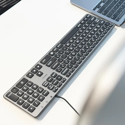 Vista 7 de Teclado con cable Macally para Mac (USB C + A) - Letra grande e retroiluminada para Apple - Teclado USB C de 107 teclas de tamaño completo