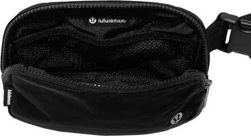Vista 2 de Lululemon Athletica Everywhere - Bolsa para cinturón, color negro, 7.5 x 5 x 2 pulgadas, Negro -, Riñonera