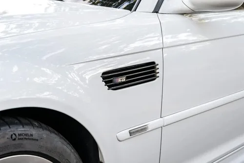 Vista 3 de iJDMTOY Luces indicadoras de intermitencia intermitentes con luz intermitente secuencial LED ámbar para lente semirransparente compatibles con BMW