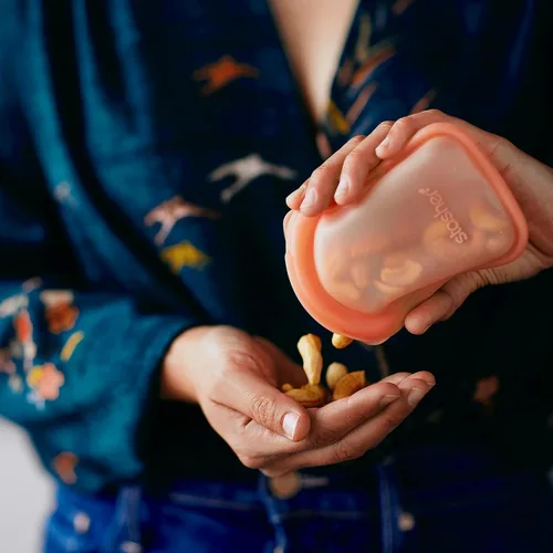 Vista 2 de Stasher Bolsa de almacenamiento reutilizable de silicona, bolsa de bolsillo, microondas, lavavajillas, horno, apta para congelador, Sous Vide, Agua