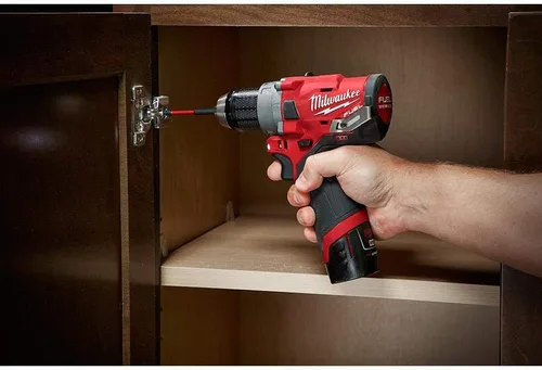 Vista 5 de Milwaukee 2504-21 M12 FUEL CP Kit de taladro de martillo inalámbrico de iones de litio sin escobillas de 12 pulgada (2 Ah)