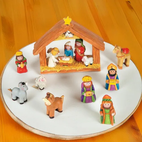 Vista 3 de Fun Express Mini Juego de Belén de Navidad con Establo con Jesús María José Reyes Magos - 9 Piezas Rojo, Azul, Verde, Beige, Marrón