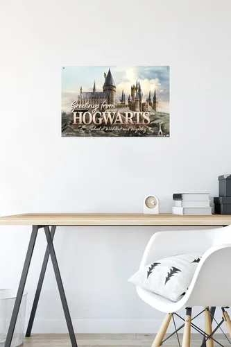 Vista 6 de Trends International The Wizarding World: Harry Potter - Póster de pared con texto en inglés «Greetings From Hogwarts», 14.72 x 22.37 pulgadas