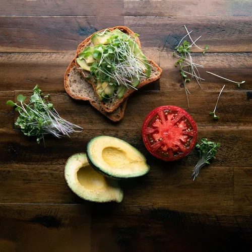 Vista 3 de Superfood Microgreen Seeds Mix para bandejas de cultivo Microgreens 1 libra Semillas de colinabo morado sin OMG, colinabo, rábano, nabo