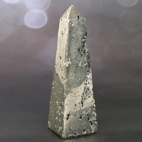 Vista 2 de Meditación de pirita dorada natural, piedra de aura hecha a mano, torre de 4 lados, pirámide, forma de corazón, bola y huevo