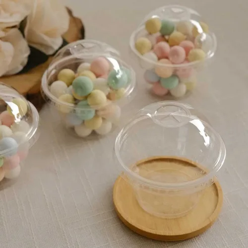 Vista 3 de Paquete de 50 vasos de plástico transparente de 7 onzas con tapas de cúpula, tazas de postre transparentes para helado