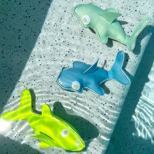 Vista 2 de Sunnylife Dive Buddies Salty The Shark Aqua Neon Yellow