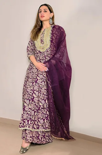 Vista 5 de Janasya Conjunto Kurta Embellecido Floral de Algodón Violeta Mujer